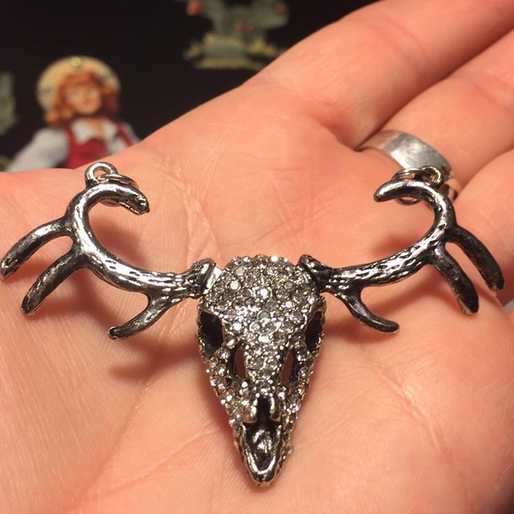 Silver-tone clear Rhinestone steer skull Pendant - Picture 7 of 8
